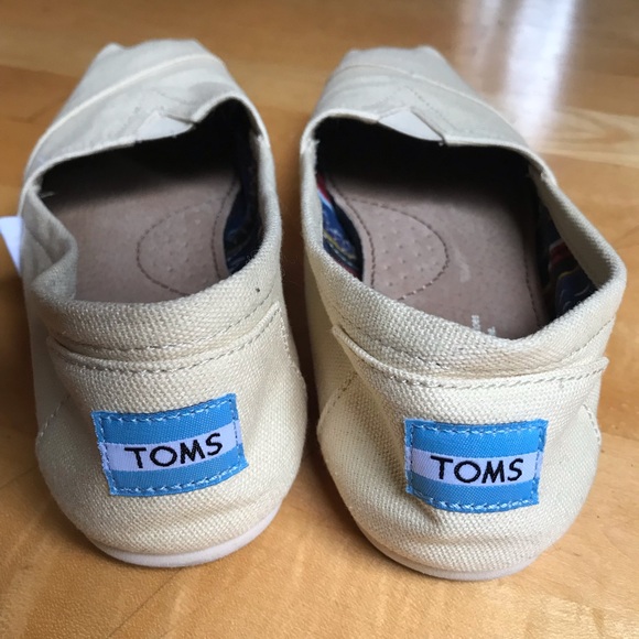 Toms Canvas Cream Classics Slip-on Shoes - Picture 4 of 4